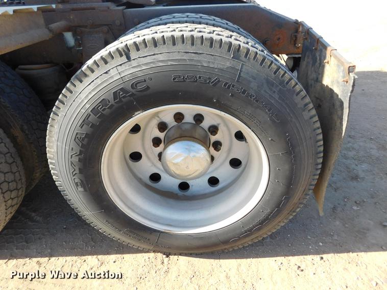 image for item DC8390 2006 Peterbilt 378 semi truck