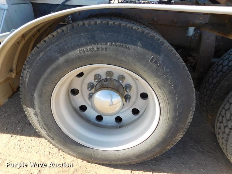 image for item DC8390 2006 Peterbilt 378 semi truck