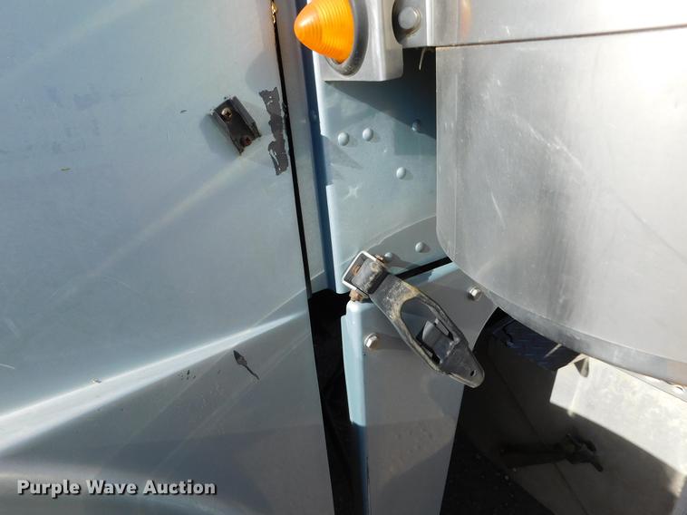 image for item DC8390 2006 Peterbilt 378 semi truck