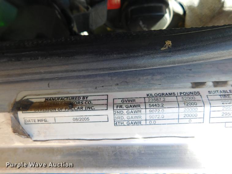 image for item DC8390 2006 Peterbilt 378 semi truck