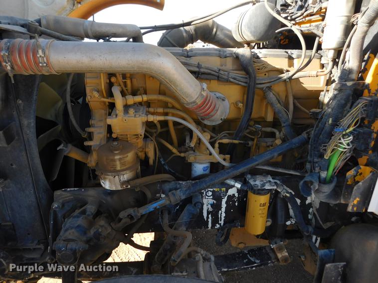 image for item DC8391 2006 Peterbilt 379 semi truck