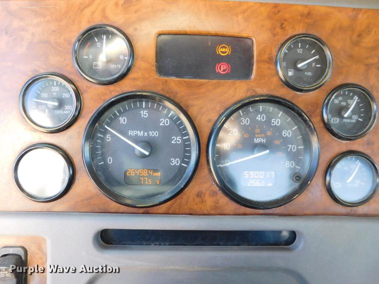 image for item DC8391 2006 Peterbilt 379 semi truck