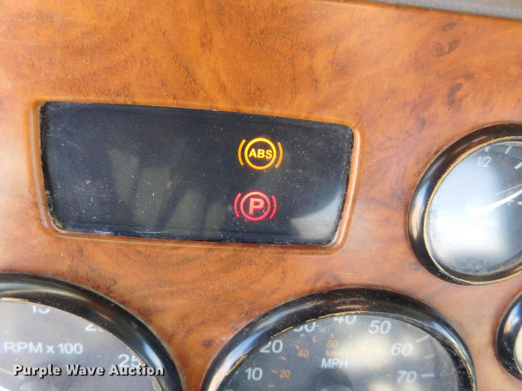 image for item DC8391 2006 Peterbilt 379 semi truck