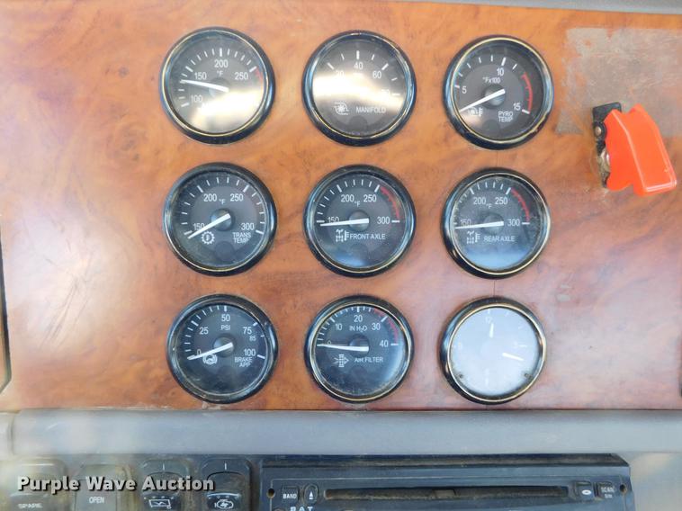 image for item DC8391 2006 Peterbilt 379 semi truck