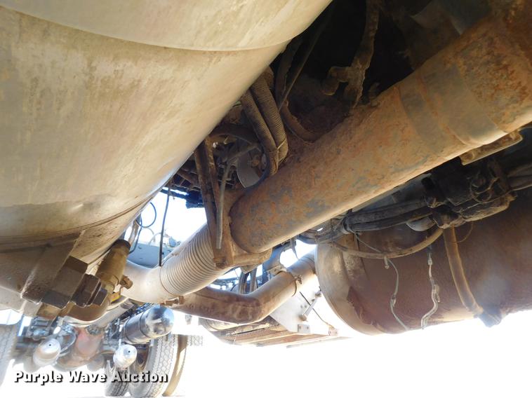 image for item DC8391 2006 Peterbilt 379 semi truck