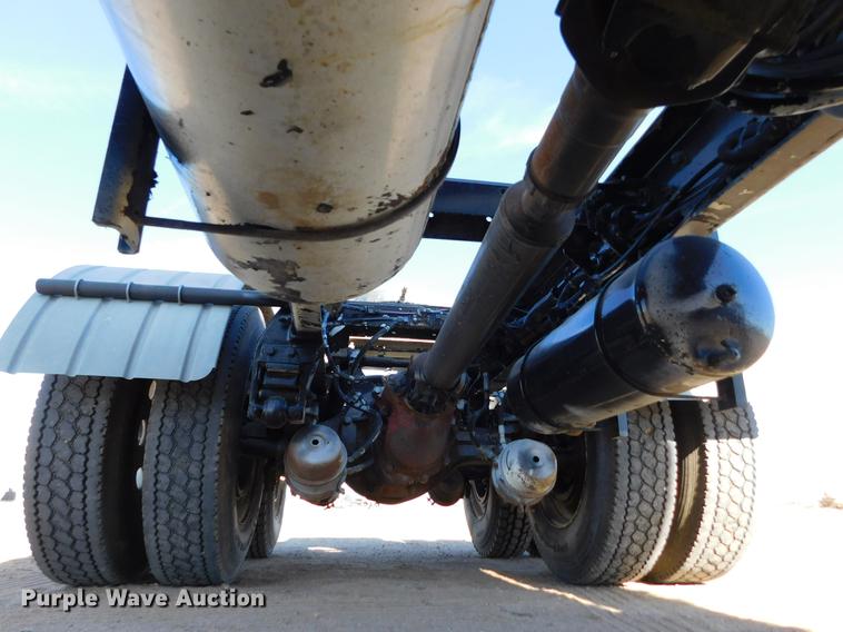 image for item DC8391 2006 Peterbilt 379 semi truck