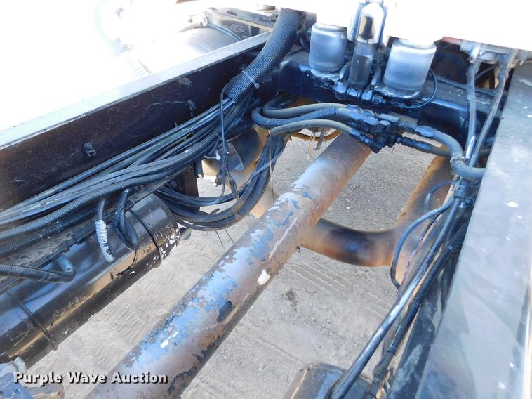 image for item DC8391 2006 Peterbilt 379 semi truck