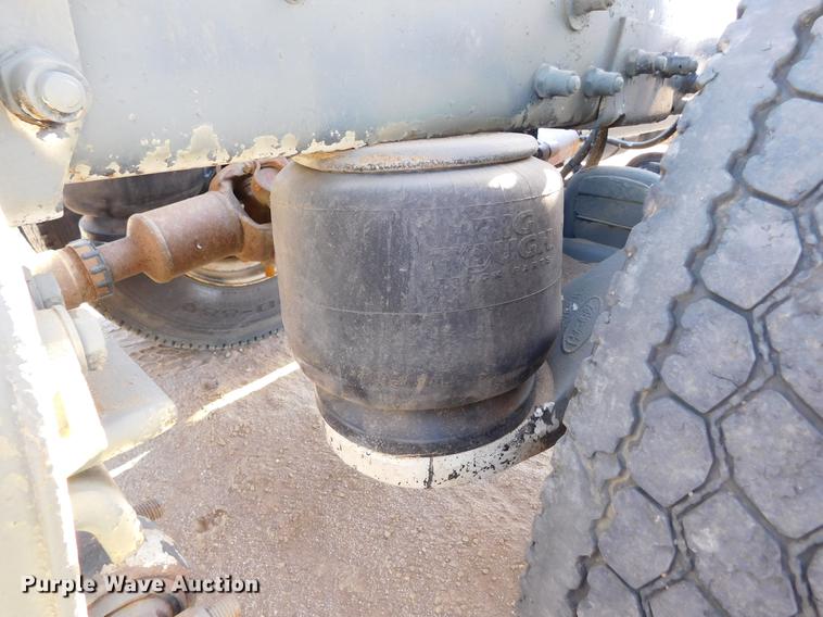 image for item DC8391 2006 Peterbilt 379 semi truck