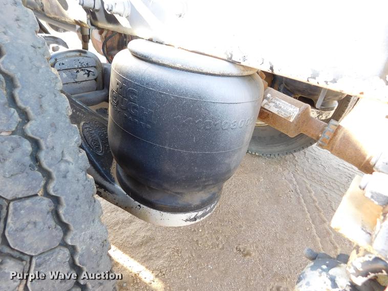 image for item DC8391 2006 Peterbilt 379 semi truck