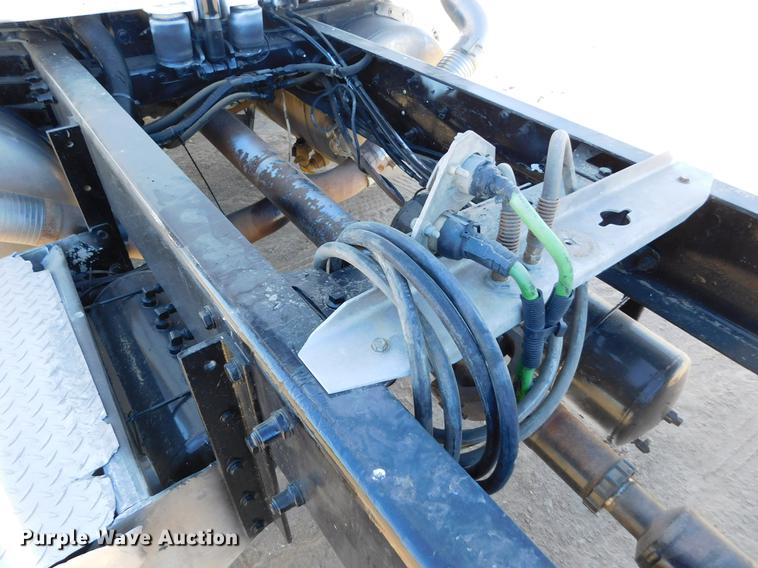 image for item DC8391 2006 Peterbilt 379 semi truck