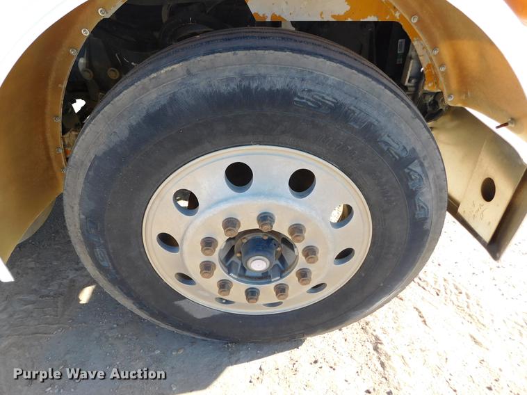 image for item DC8391 2006 Peterbilt 379 semi truck