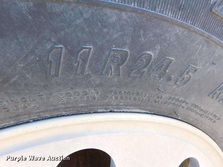 image for item DC8391 2006 Peterbilt 379 semi truck