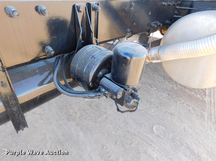 image for item DC8391 2006 Peterbilt 379 semi truck