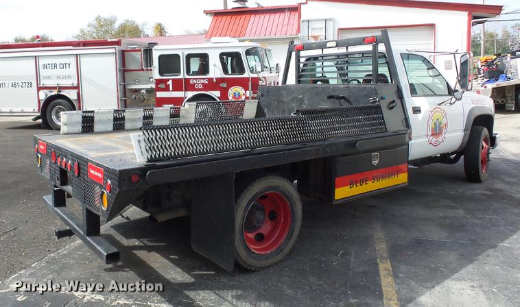 image for item DA6505 2002 Chevrolet 3500 flatbed pickup truck