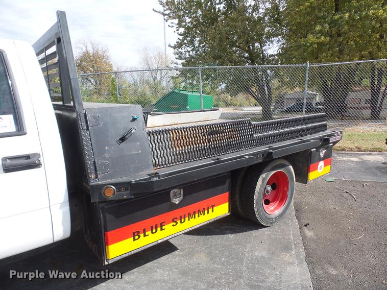 image for item DA6505 2002 Chevrolet 3500 flatbed pickup truck