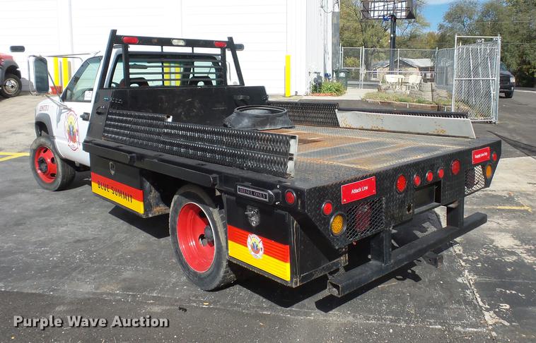 image for item DA6505 2002 Chevrolet 3500 flatbed pickup truck