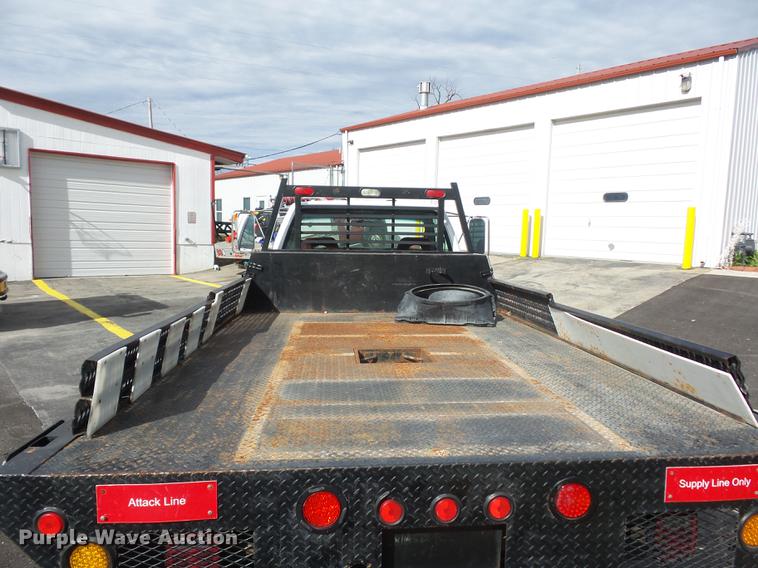 image for item DA6505 2002 Chevrolet 3500 flatbed pickup truck