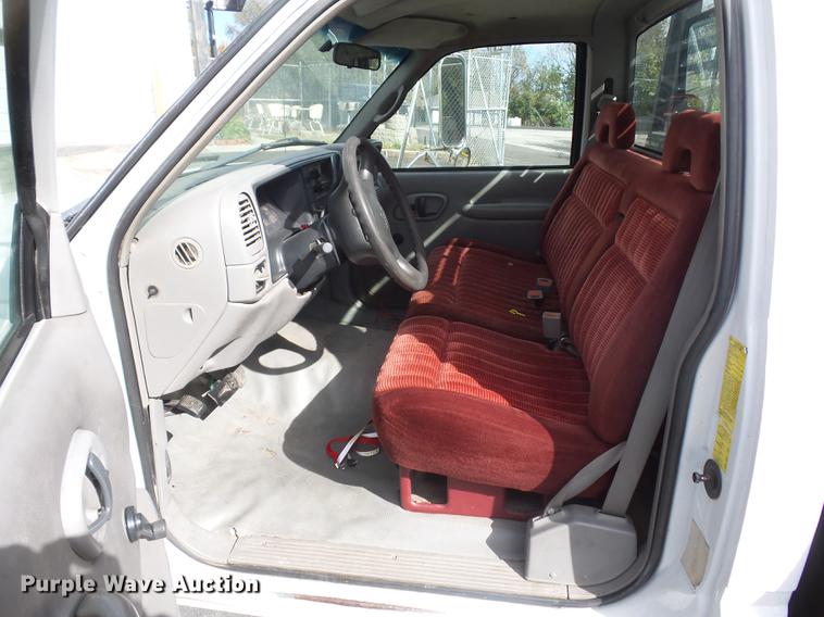 image for item DA6505 2002 Chevrolet 3500 flatbed pickup truck