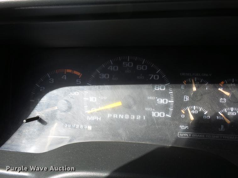 image for item DA6505 2002 Chevrolet 3500 flatbed pickup truck