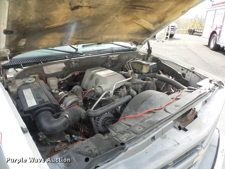 image for item DA6505 2002 Chevrolet 3500 flatbed pickup truck