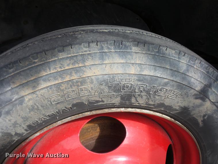 image for item DA6505 2002 Chevrolet 3500 flatbed pickup truck