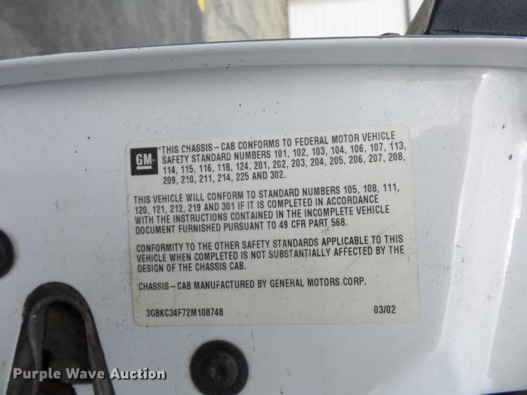 image for item DA6505 2002 Chevrolet 3500 flatbed pickup truck