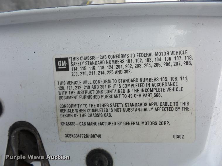 image for item DA6505 2002 Chevrolet 3500 flatbed pickup truck