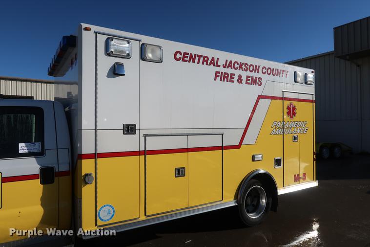 image for item DA6574 2007 Ford F450 Super Duty ambulance