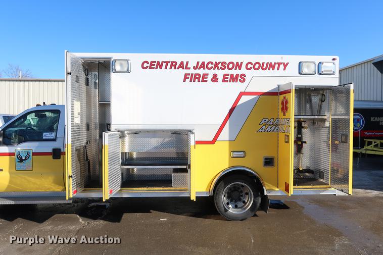 image for item DA6574 2007 Ford F450 Super Duty ambulance