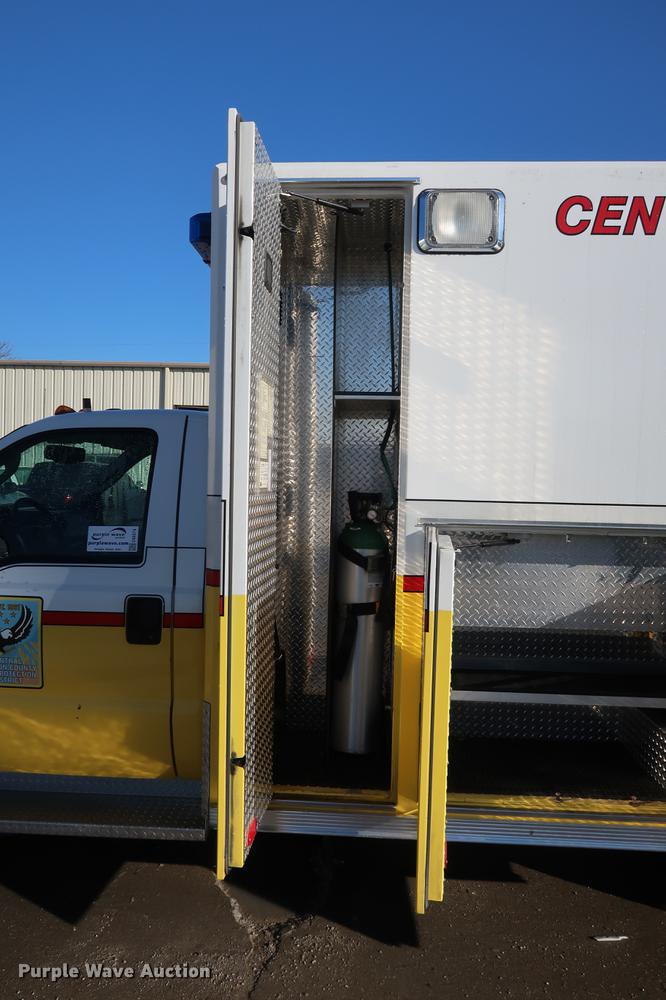 image for item DA6574 2007 Ford F450 Super Duty ambulance