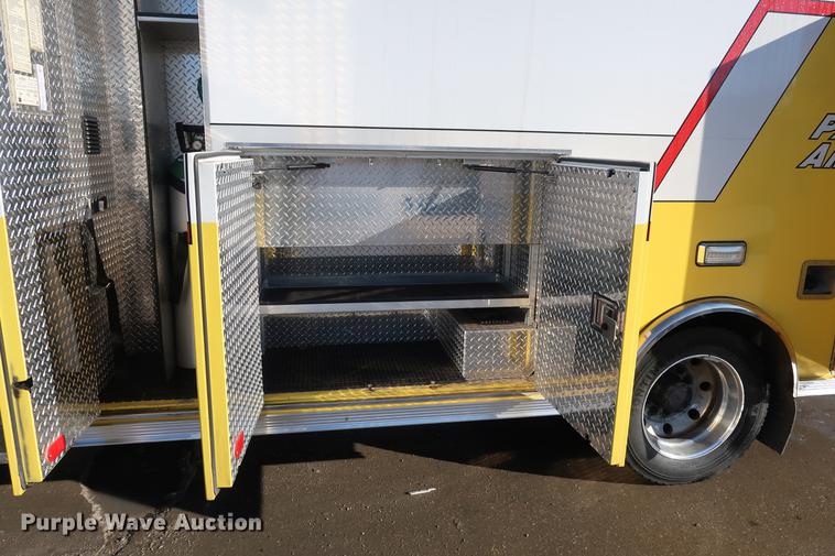 image for item DA6574 2007 Ford F450 Super Duty ambulance