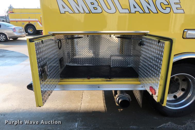 image for item DA6574 2007 Ford F450 Super Duty ambulance