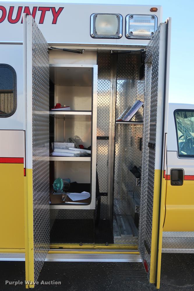 image for item DA6574 2007 Ford F450 Super Duty ambulance