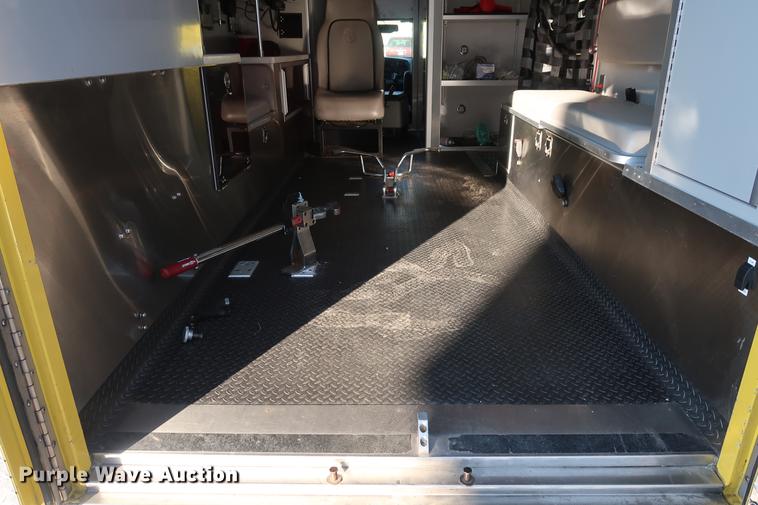 image for item DA6574 2007 Ford F450 Super Duty ambulance