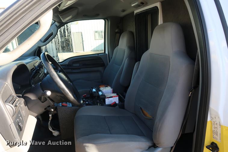 image for item DA6574 2007 Ford F450 Super Duty ambulance