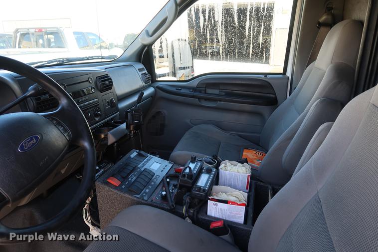 image for item DA6574 2007 Ford F450 Super Duty ambulance