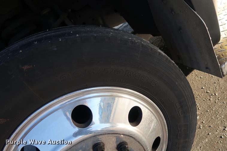 image for item DA6574 2007 Ford F450 Super Duty ambulance