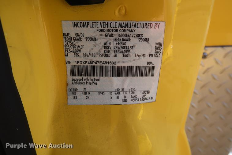 image for item DA6574 2007 Ford F450 Super Duty ambulance