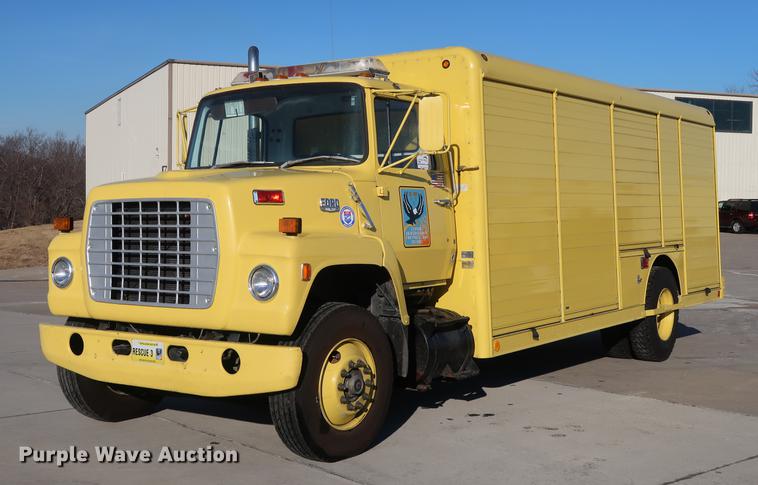 image for item DA6576 1982 Ford 8000 box truck