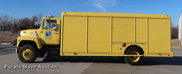 image for item DA6576 1982 Ford 8000 box truck