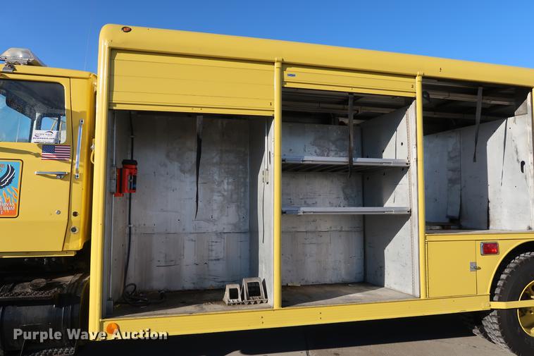 image for item DA6576 1982 Ford 8000 box truck