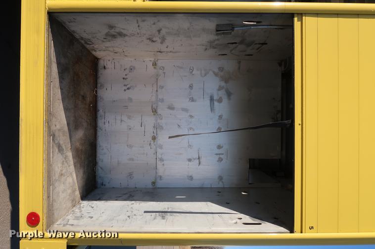 image for item DA6576 1982 Ford 8000 box truck