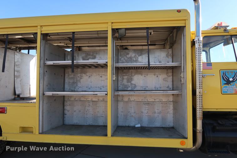 image for item DA6576 1982 Ford 8000 box truck