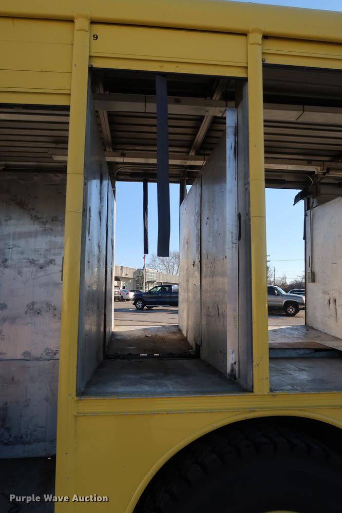 image for item DA6576 1982 Ford 8000 box truck