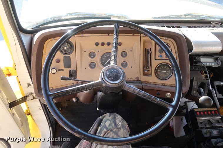 image for item DA6576 1982 Ford 8000 box truck