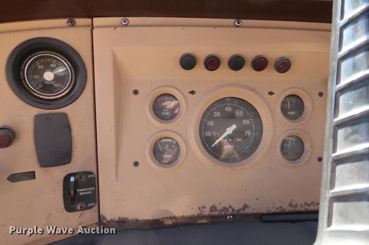 image for item DA6576 1982 Ford 8000 box truck