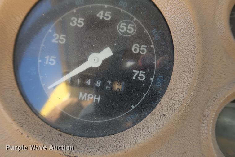 image for item DA6576 1982 Ford 8000 box truck