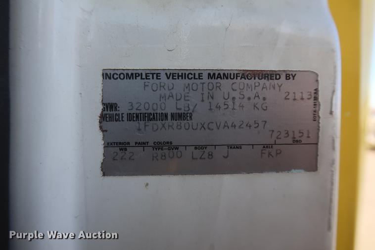 image for item DA6576 1982 Ford 8000 box truck