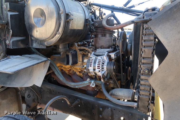 image for item DA6576 1982 Ford 8000 box truck