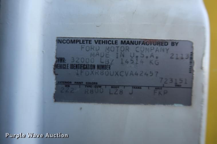 image for item DA6576 1982 Ford 8000 box truck